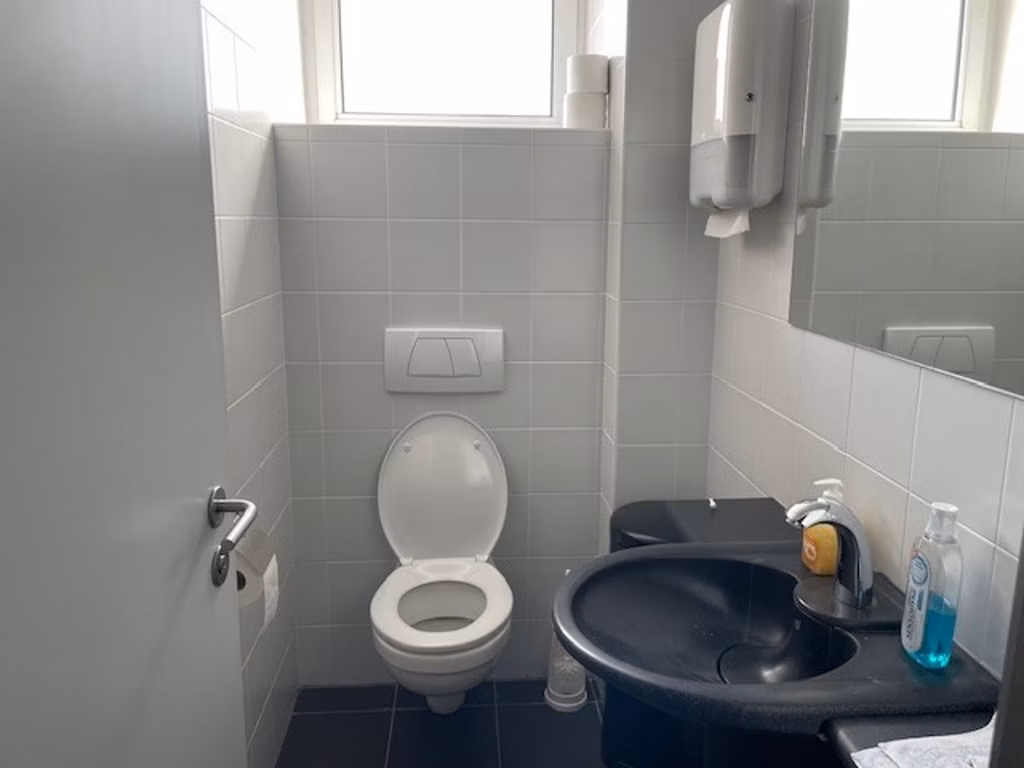 SOUS-LOCATION D'EXCEPTION AVEC SALLE DE REUNION EN OPTION