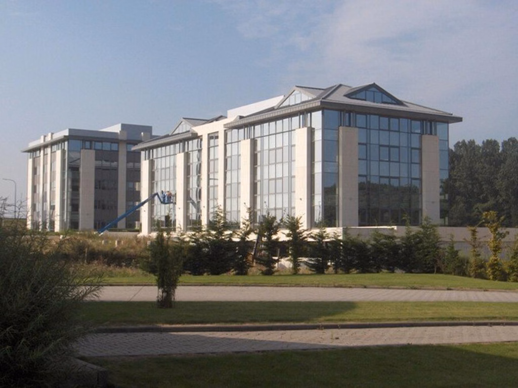 A LOUER - MONT-ST-GUIBERT - BUREAUX