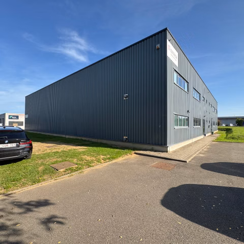 Industrial building for rent Villers-le-Bouillet