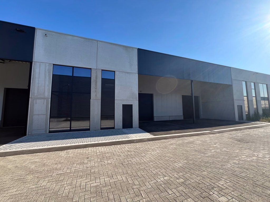 338 m² newly built business unit for sale in Puurs-Sint-Amands | A12
