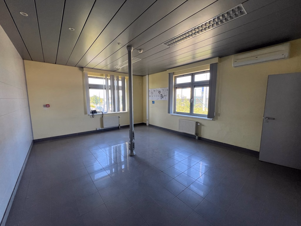 A VENDRE - P.A.E Soignies Guelenne - Immeuble semi-industriel