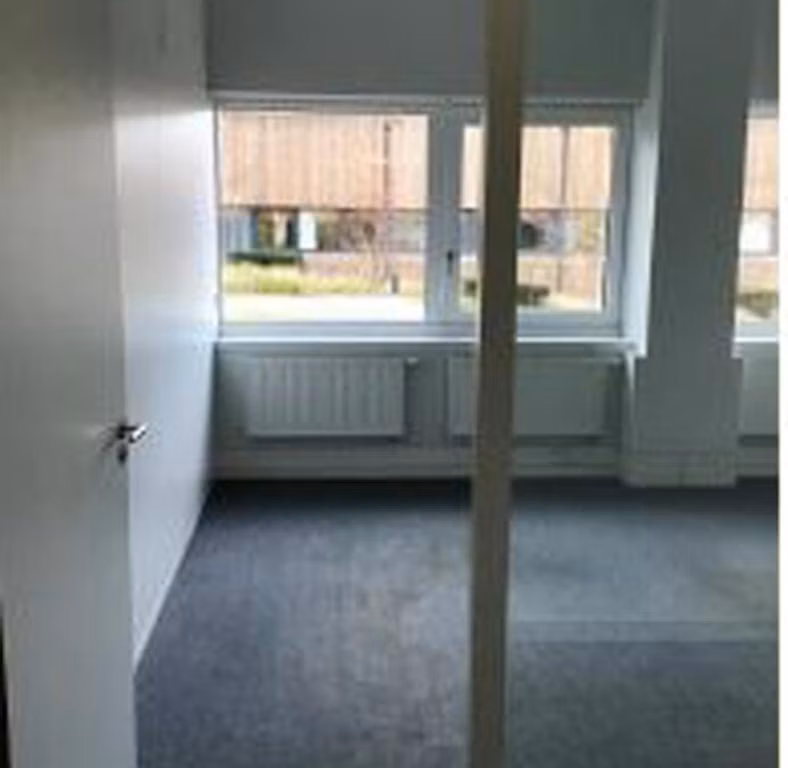 A LOUER - LOUVAIN-LA-NEUVE - BUREAUX + POLYVALENT