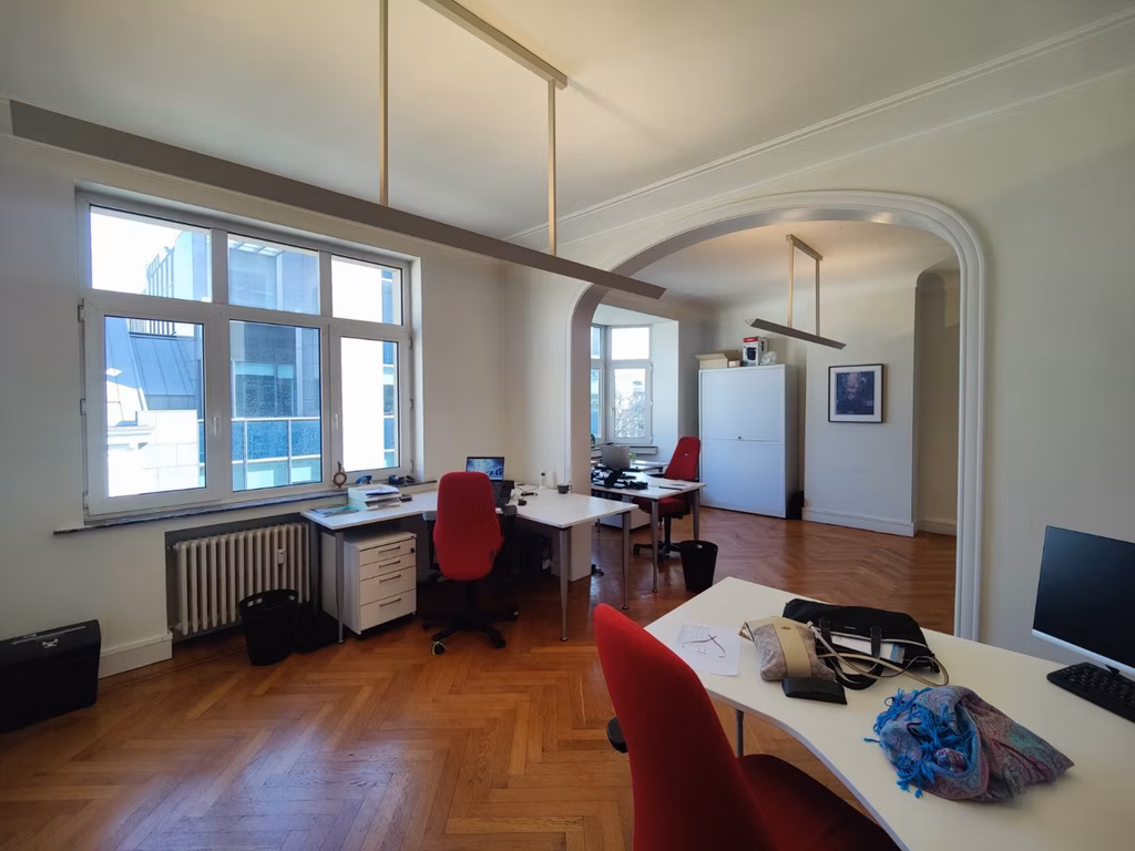 LUXEMBOURG 23 - 01LEFT