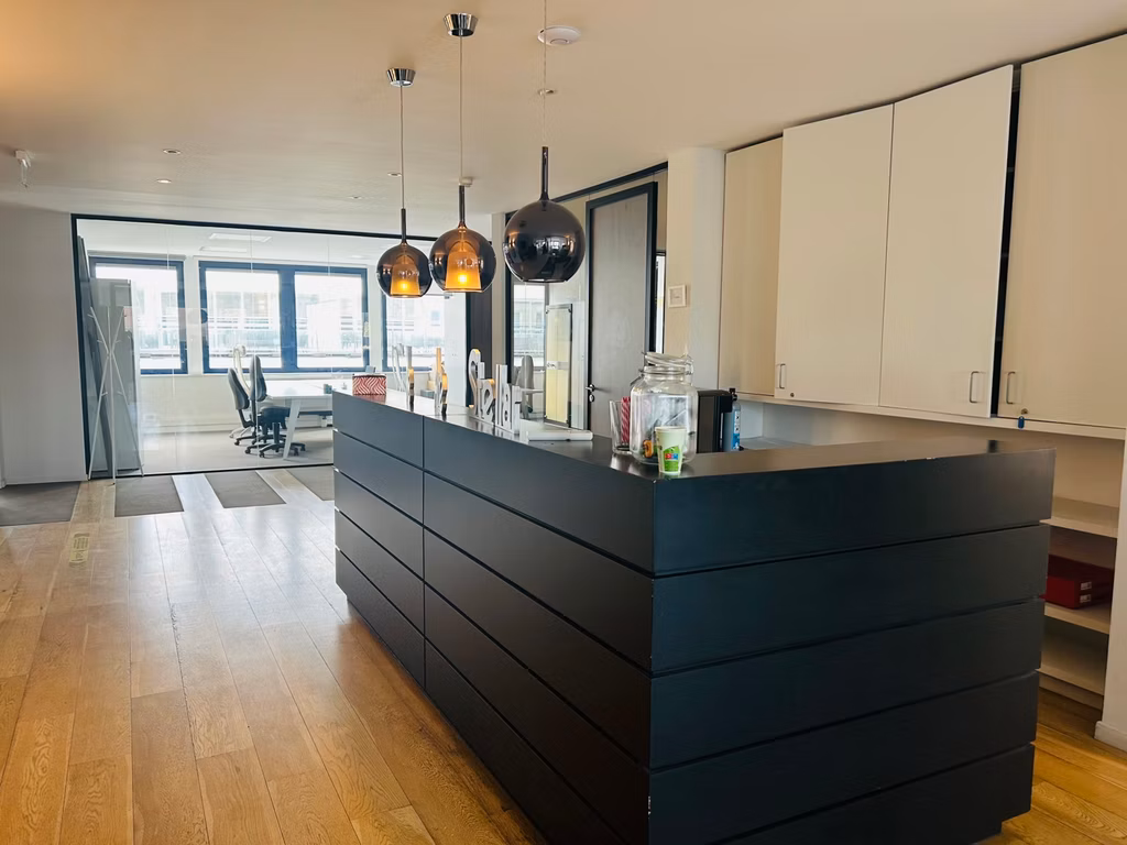 LIVOURNE 7 - B - 352/0896