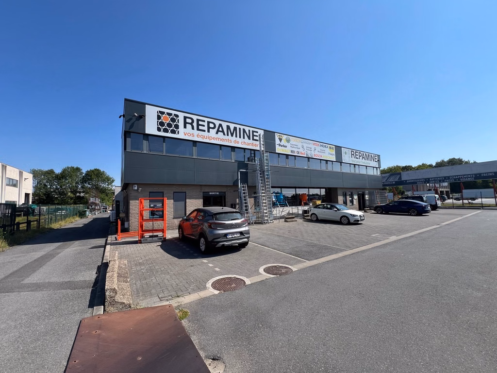 A VENDRE - P.A.E Portemont - immeuble semi-industriel