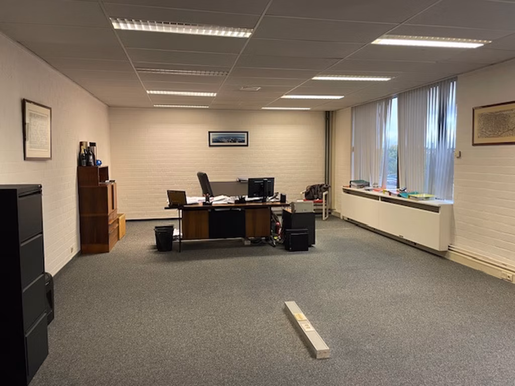 IMMEUBLE DE BUREAUX + ENTREPOT - A LOUER - ZAVENTEM