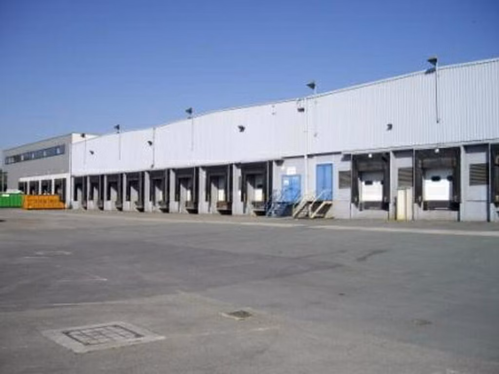 TE HUUR INDUSTRIËLE SITE TERNAT