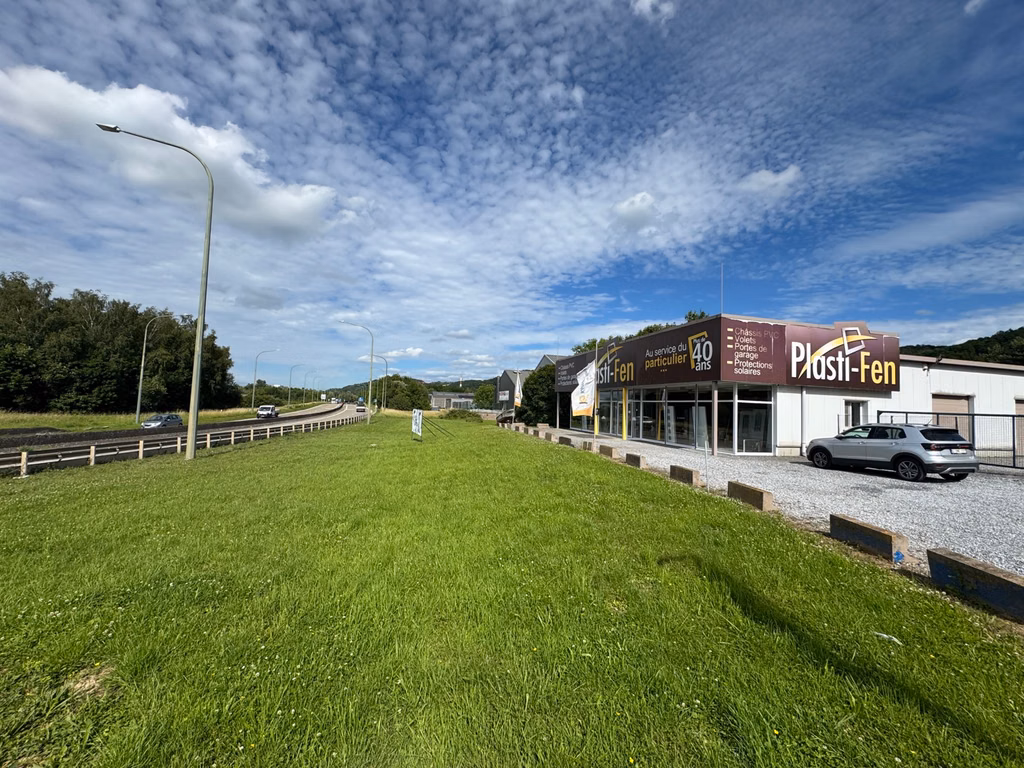 A VENDRE - Immeuble semi-industriel - Engis