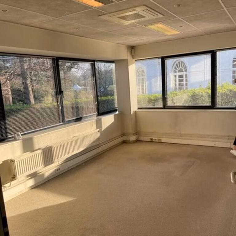 TO LET  - OFFICES - GRIMBERGEN