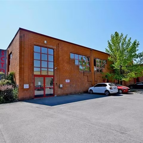 Industrial building for rent <br> Charleroi Jumet