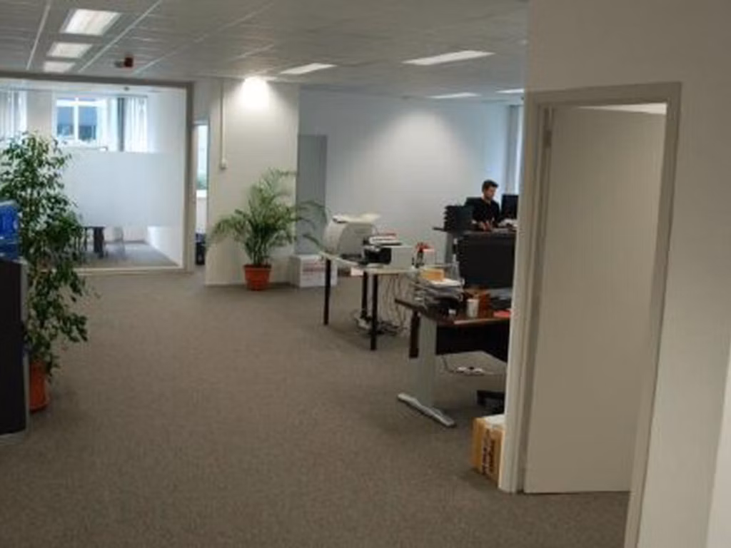 A LOUER - BUREAUX - HOEILAART