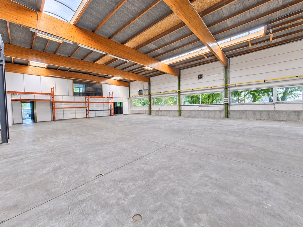 Multifunctional commercial property for rent