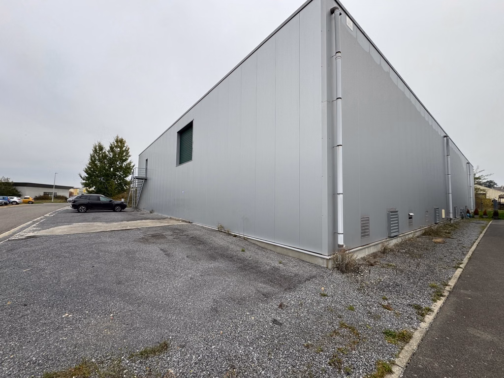 TE KOOP - Aarlen (Weyler) - Semi-industrieel gebouw