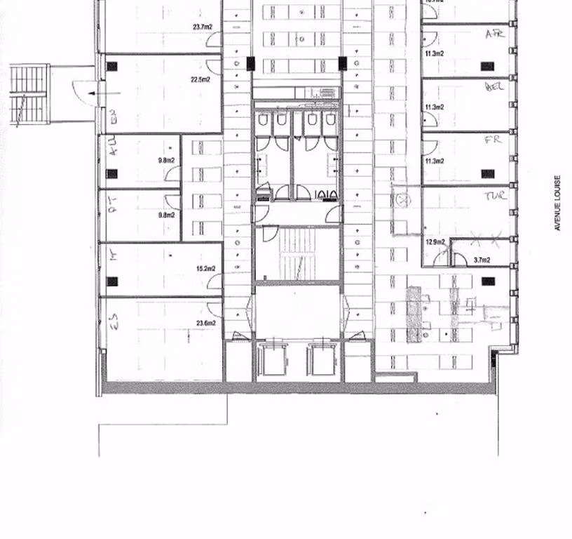 A LOUER - BUREAUX - QUARTIER LOUISE