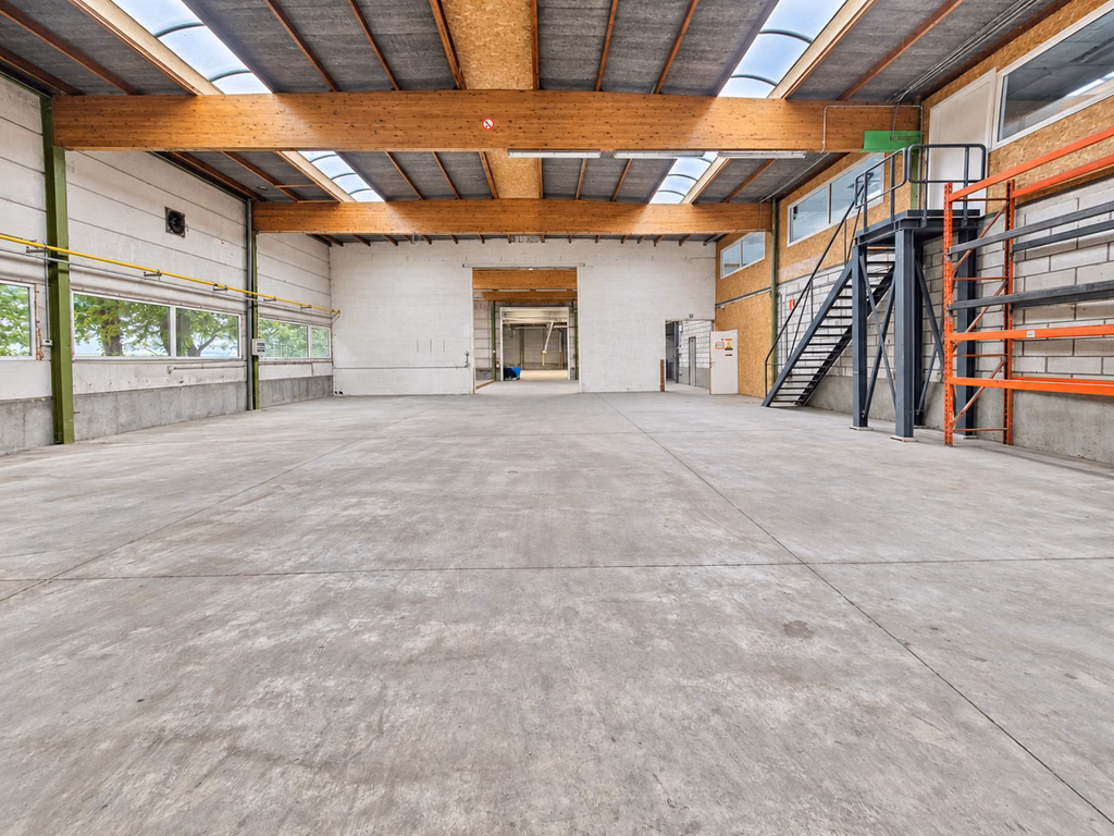 Multifunctional commercial property for rent