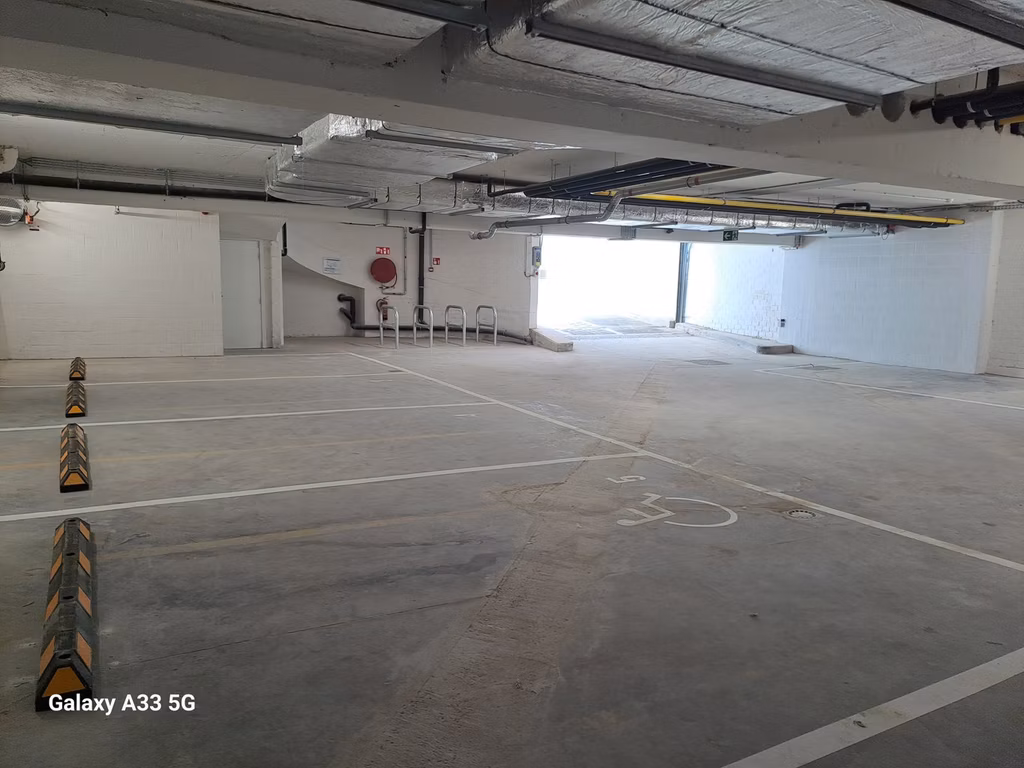 TO LET OFFICES - ETTERBEEK (BRUSSELS)