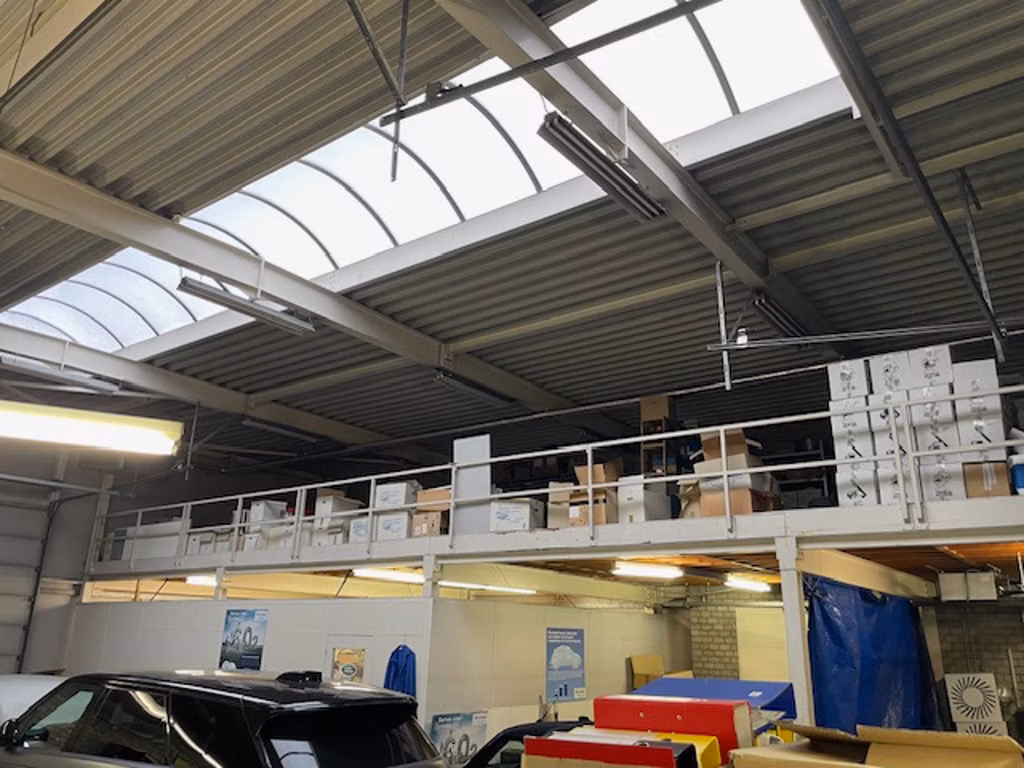 IMMEUBLE DE BUREAUX + ENTREPOT - A LOUER - ZAVENTEM