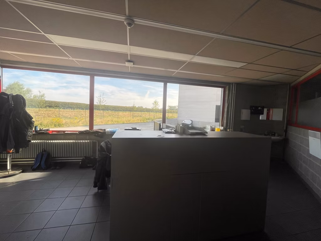 FOR RENT WAREHOUSE WITH OFFICES IN MECHELEN