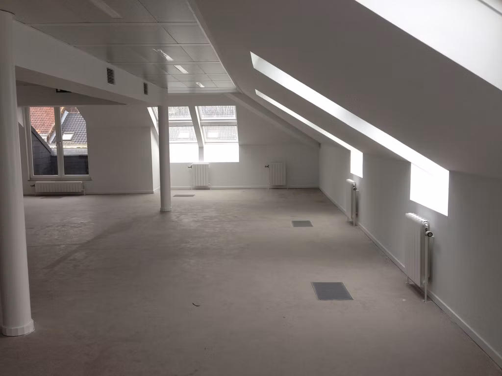 Luxembourg 47-RDC BUREAU RETAIL