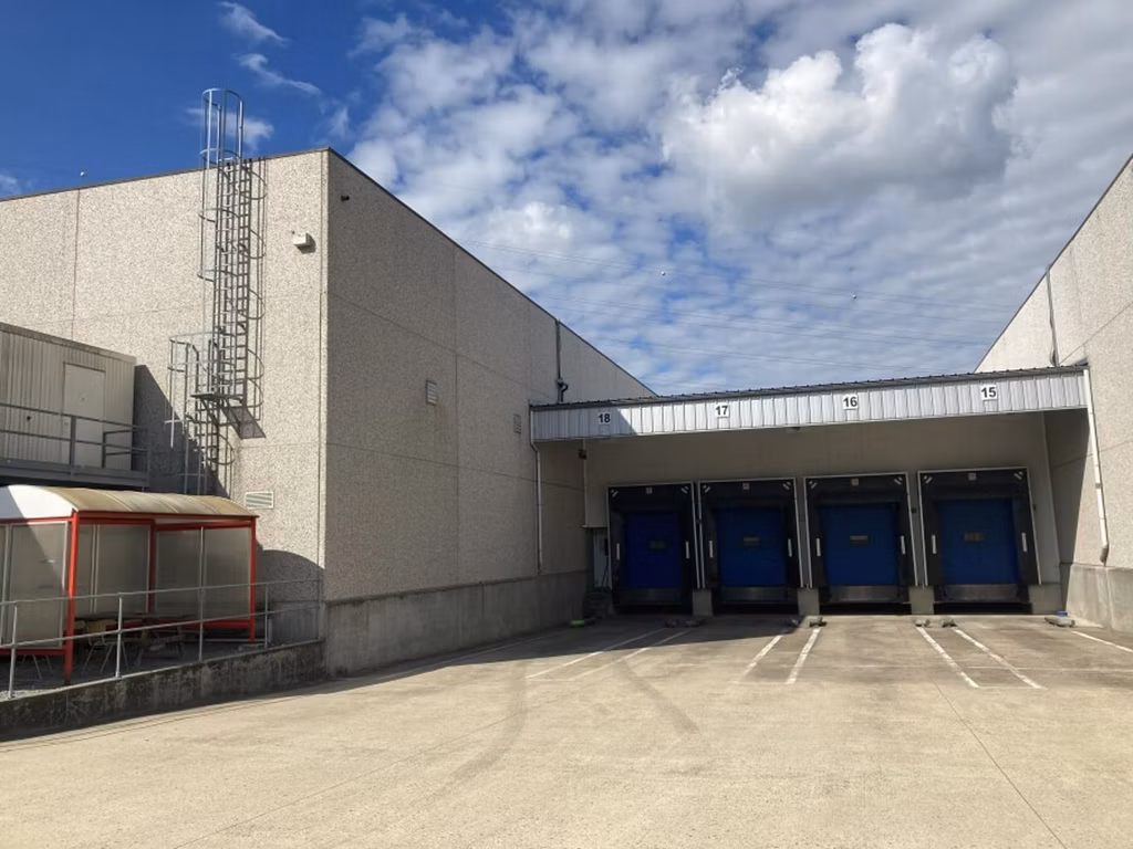 Warehouse and offices FOR RENT in Heist-op-den-Berg.