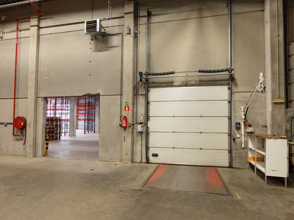 A VENDRE BATIMENT COMMERCIAL ZWIJNDRECHT