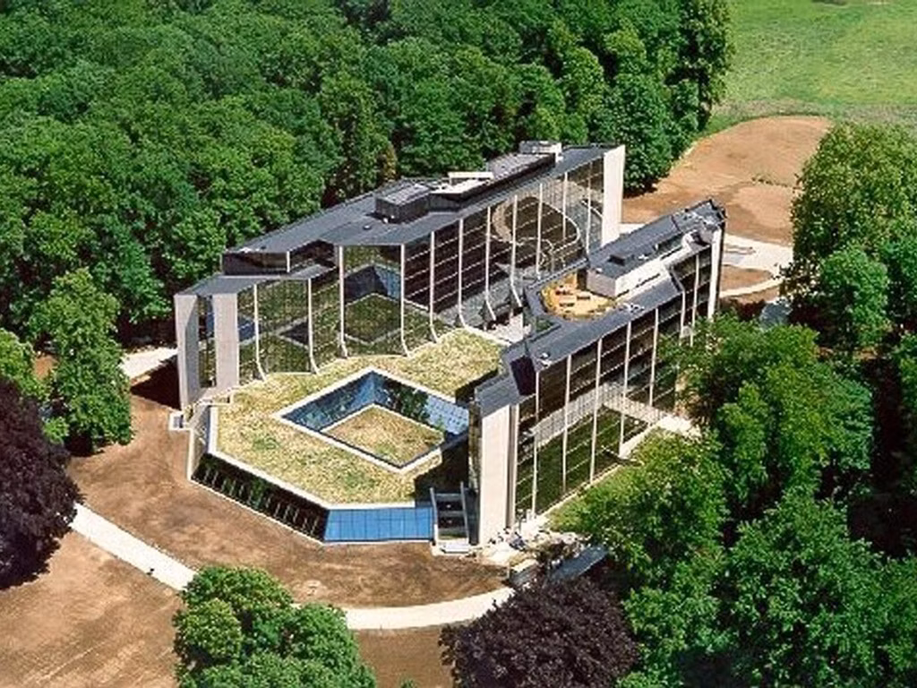 A LOUER - BUREAUX - LA HULPE