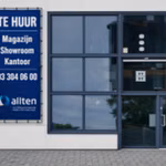 480 m² commercial space with office space and a showroom