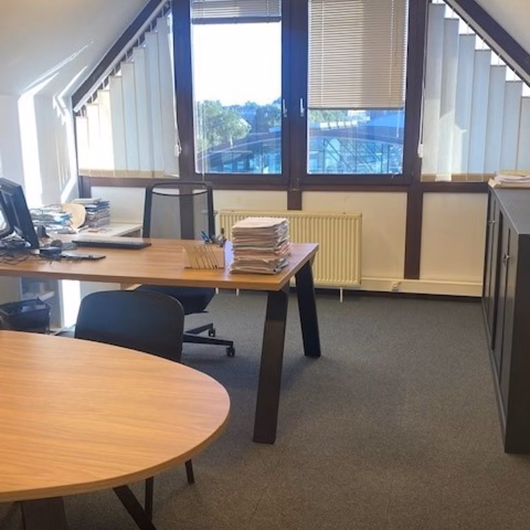 A LOUER - LOUVAIN-LA-NEUVE - BUREAUX