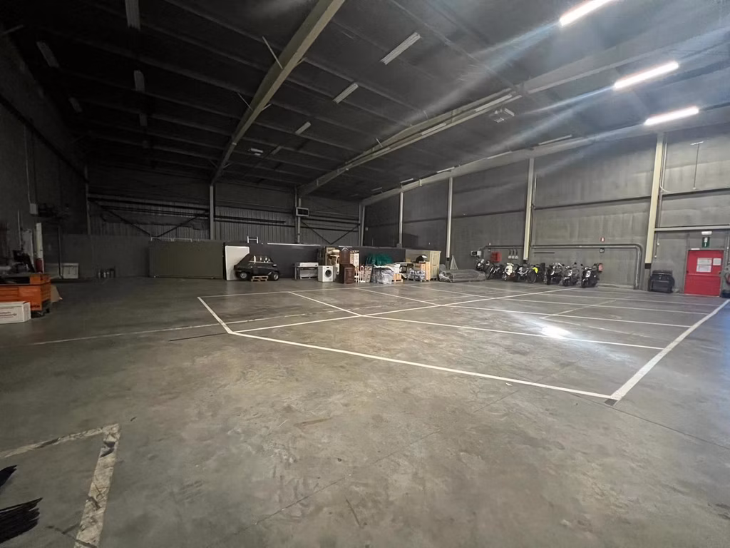 À LOUER ENTREPÔT + BUREAUX KONTICH