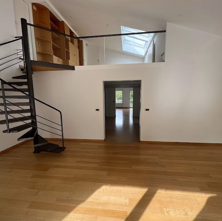 Reine Marie-Henriette 101-102