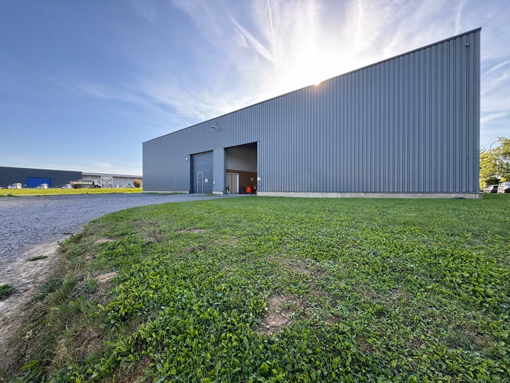 FOR RENT - Villers-le-Bouillet - Warehouse + offices