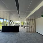 Bureaux entièrement rénovés + Prix compétitifs !!! Appelez-nous