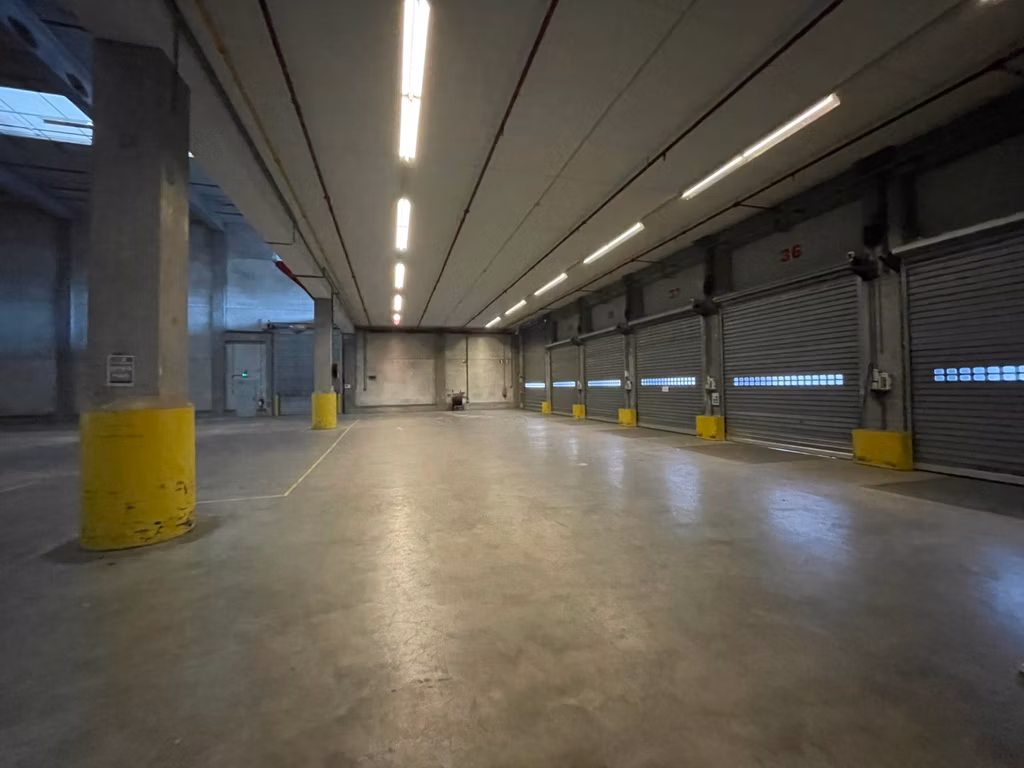 A LOUER ENTREPÔT A GENK