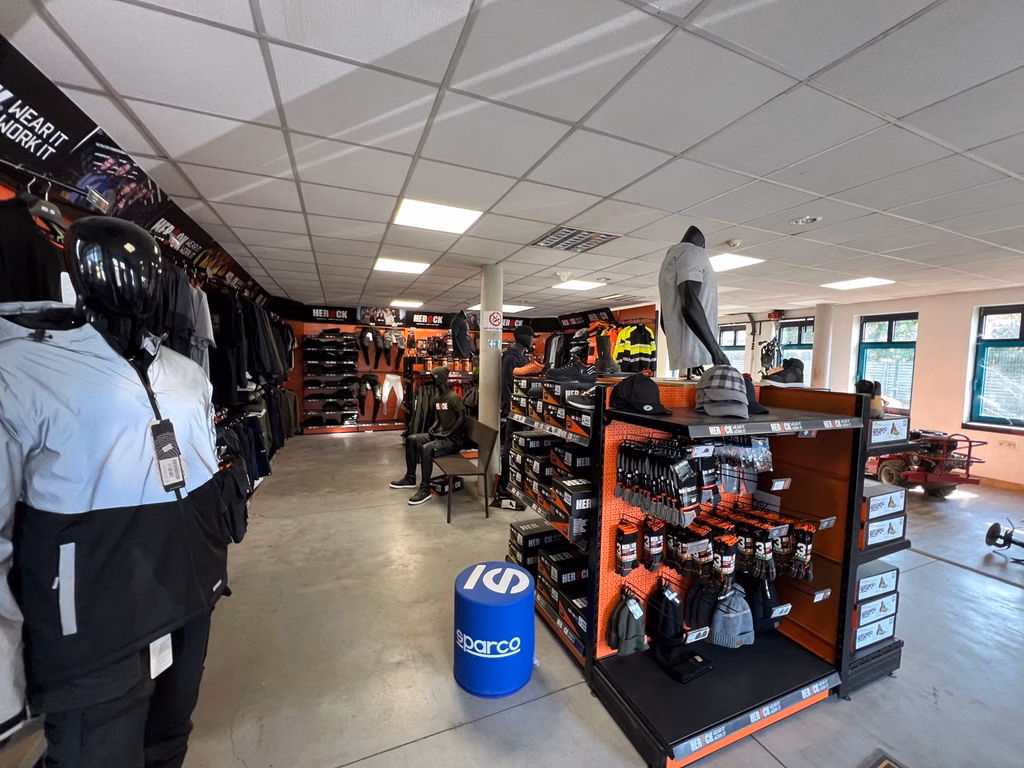 A VENDRE - P.A.E Portemont - immeuble semi-industriel
