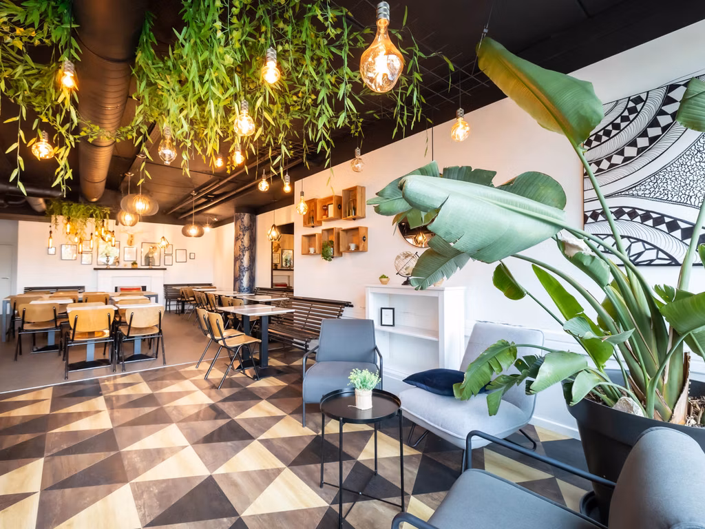 Bureaux entièrement rénovés + Prix compétitifs !!! Appelez-nous