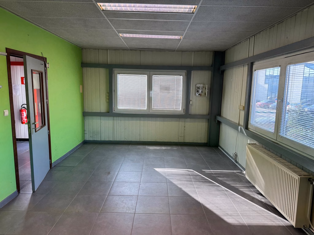 TE KOOP - Aarlen (Weyler) - Semi-industrieel gebouw