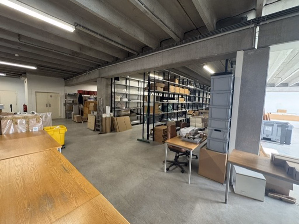 A VENDRE - BATIMENT POLYVALENT - NIVELLES
