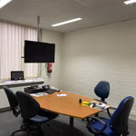 BUREAUX + ENTREPOTS A LOUER - 34 PARKINGS