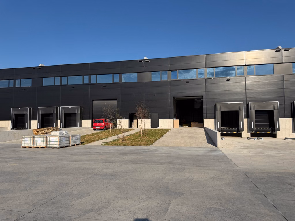À LOUER ENTREPÔT NEUF ET BUREAUX MALINES