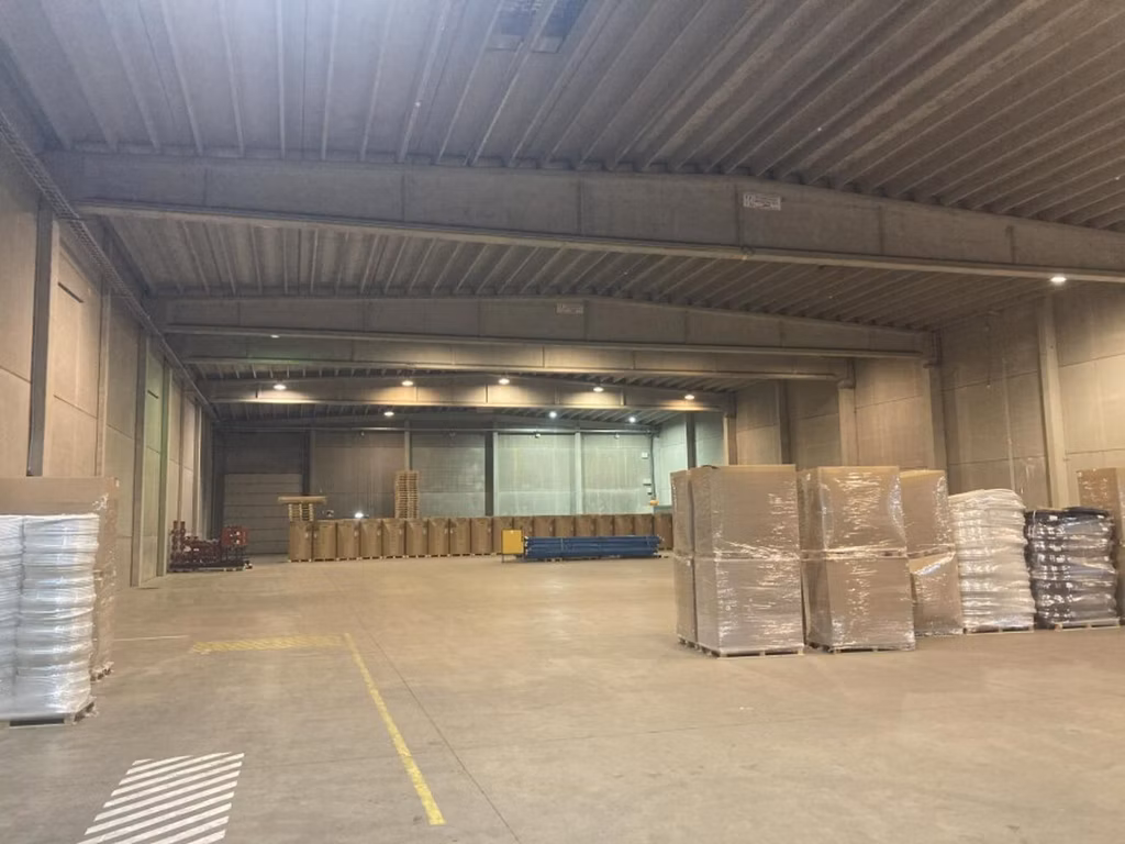 Warehouse and offices FOR RENT in Heist-op-den-Berg.