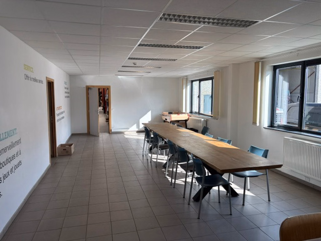 A LOUER - NIVELLES - ENTREPOT + BUREAUX