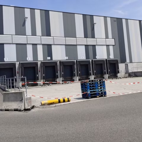 Bureaux & entrepôts à louer <br> Boom