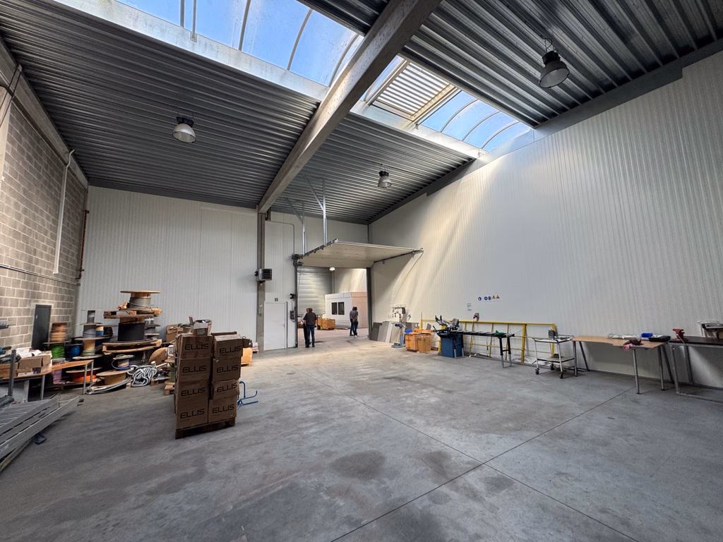 FOR RENT - Villers-le-Bouillet - Warehouse + offices
