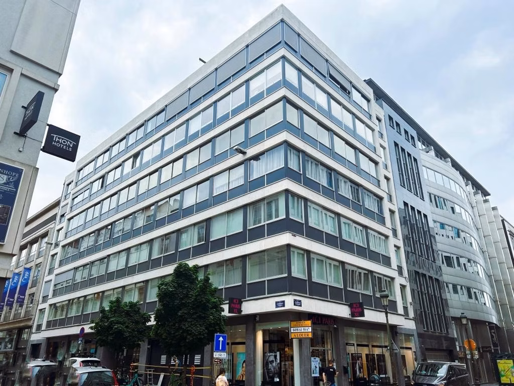 COMMERCE 20 - B - 352/3890