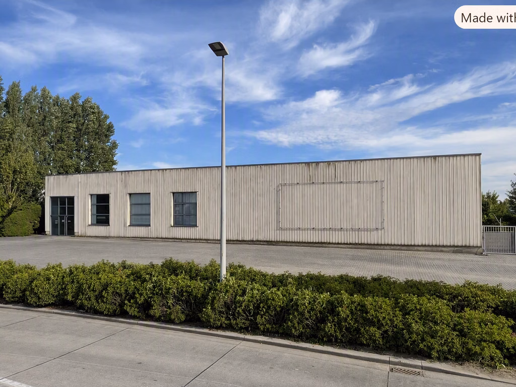 LOCATION D'UN LOCAL POUR PME DE 240 M² À 720 M² 
