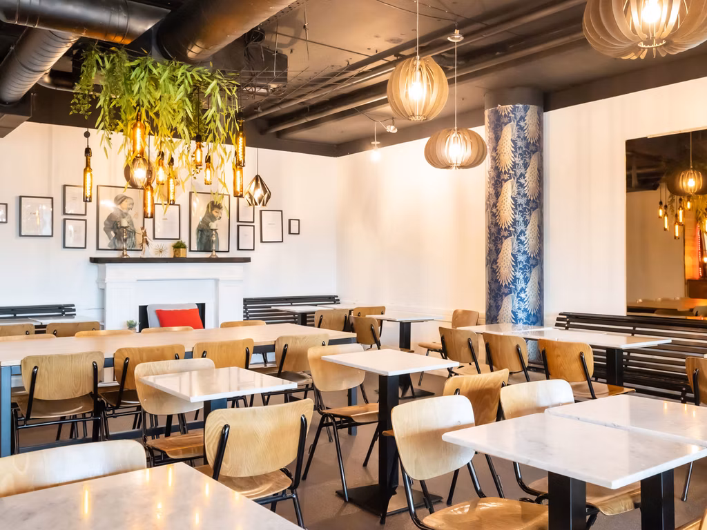 Bureaux entièrement rénovés + Prix compétitifs !!! Appelez-nous