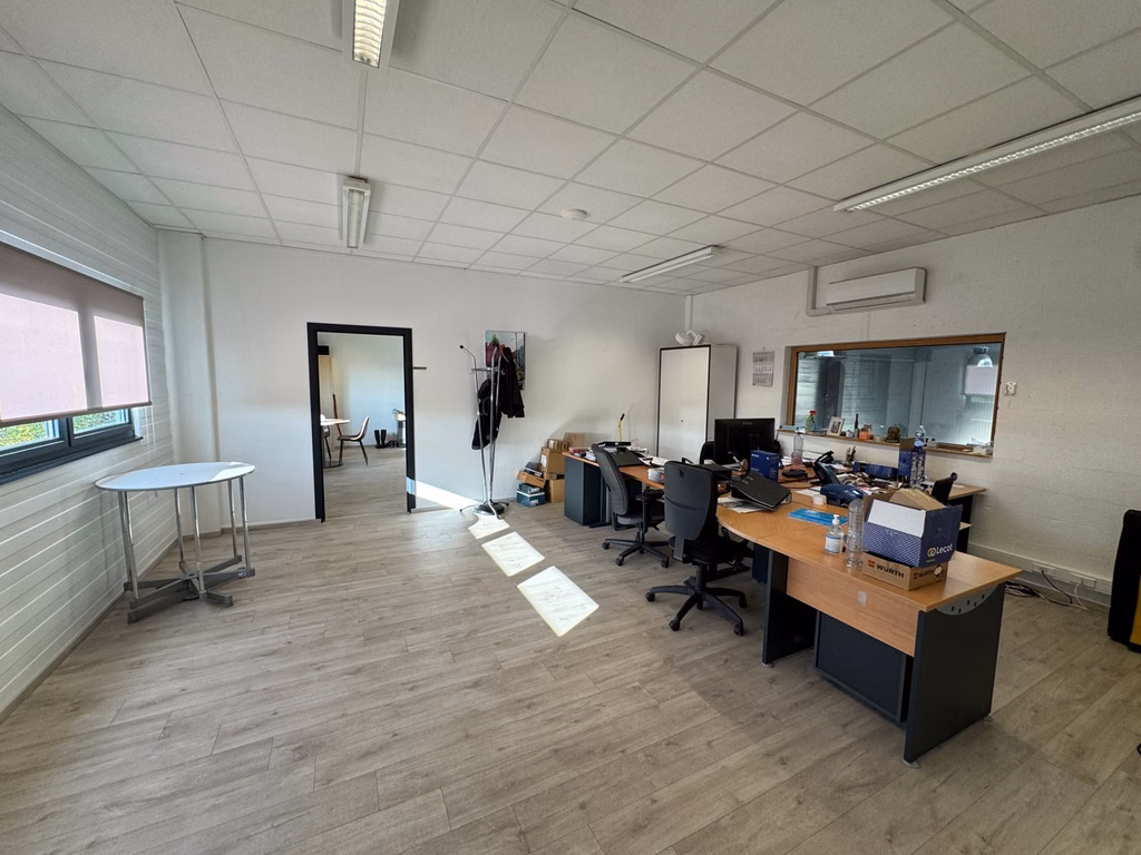FOR RENT - Villers-le-Bouillet - Warehouse + offices