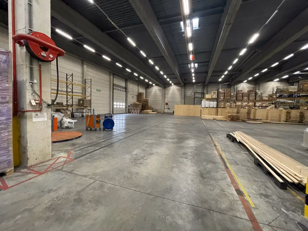 FOR RENT WAREHOUSE WITH OFFICES IN MECHELEN