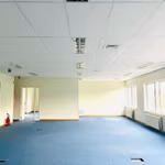 A LOUER - IMMEUBLE DE BUREAUX -  ZAVENTEM 3.000 EURO / MOIS - MULTIPLES POSSIBILITES