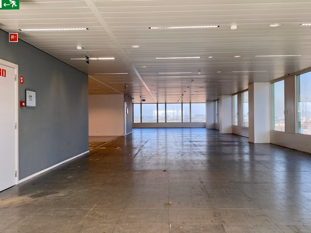 TO LET - OFFICES - BRUSSELS